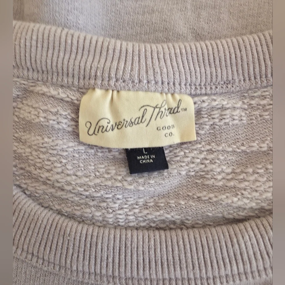 Women's Universal Thread Lavender Crewneck Sweater, Large